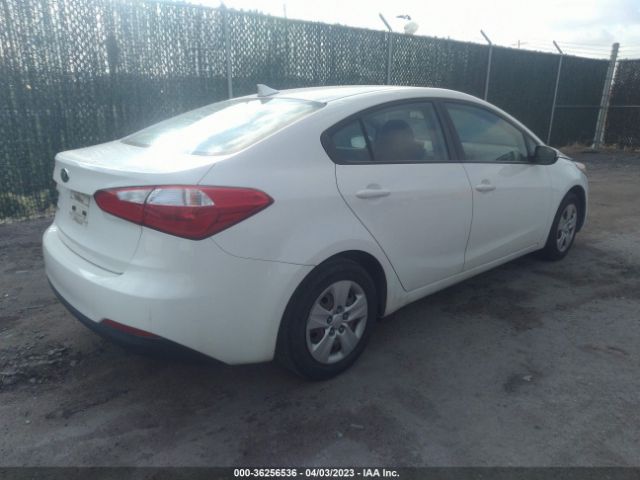 KNAFK4A65G5551372 KIA FORTE LX