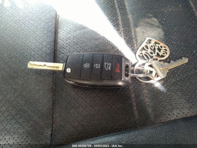 5XYPH4A12GG020115 KIA SORENTO EX