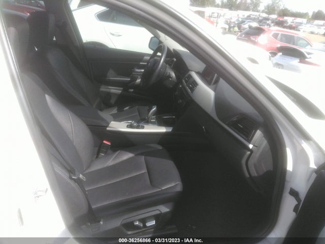WBA8A9C55JAH14262 BMW 3 Series 320i