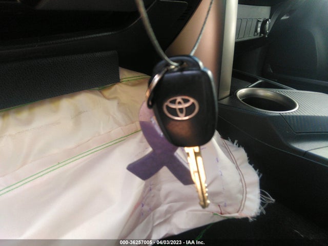 Toyota RAV4 LE 2015 JTMZFREV1FJ059463 Image 3
