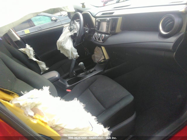 Toyota RAV4 LE 2015 JTMZFREV1FJ059463 Image 6