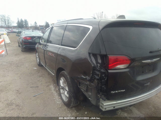 2C4RC1BG9KR508507 Chrysler Pacifica Touring L