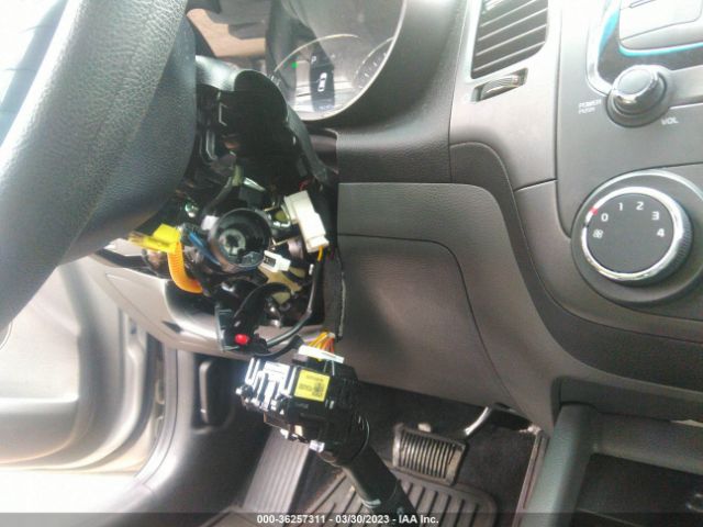 3KPFL4A78HE032962 KIA FORTE LX
