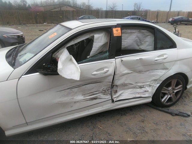 2011 MERCEDES-BENZ C-CLASS C 300 VIN: WDDGF5EB6BA452431