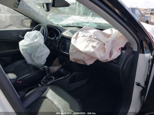 3C4NJCBB8JT318486 Jeep Compass Altitude
