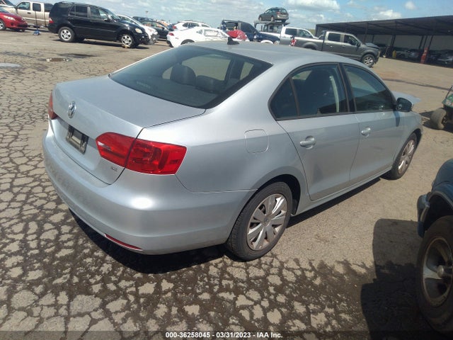 3VWD17AJXEM327313 Volkswagen Jetta Sedan Se