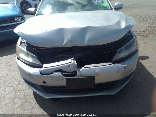 3VWD17AJXEM327313 Volkswagen Jetta Sedan Se