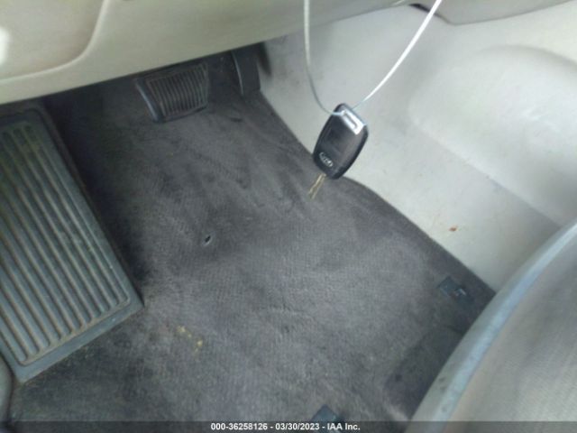 KNDMB5C14F6045252 KIA SEDONA LX