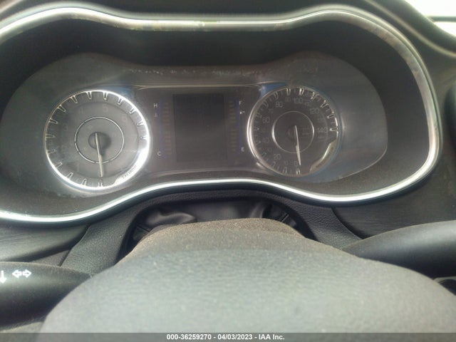 Chrysler 200 Limited Platinum 2017 1C3CCCAB0HN510731 Image 7
