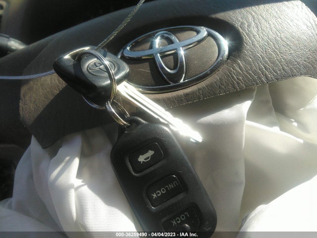 2002 TOYOTA CAMRY LE/SE/XLE VIN: 4T1BE32K92U599711