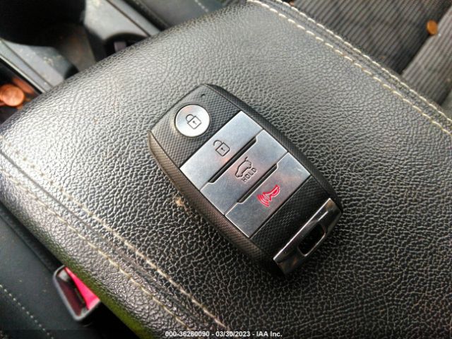 KNDCB3LC4J5112206 KIA NIRO LX