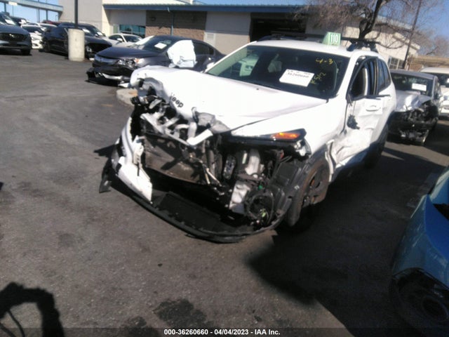 1C4PJLCXXJD553044 Jeep Cherokee Latitude