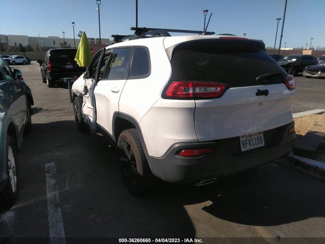 1C4PJLCXXJD553044 Jeep Cherokee Latitude