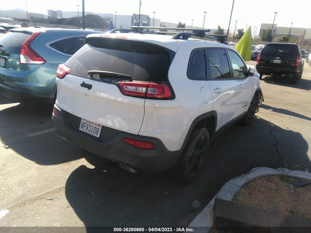 1C4PJLCXXJD553044 Jeep Cherokee Latitude
