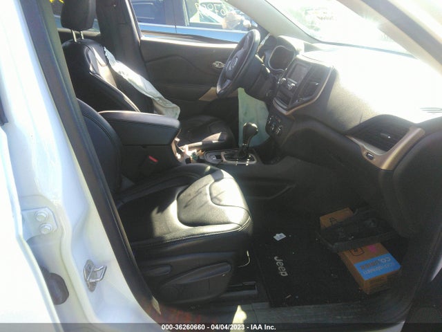 1C4PJLCXXJD553044 Jeep Cherokee Latitude