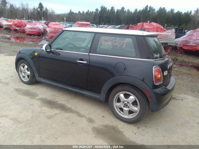 2007 MINI COOPER HARDTOP VIN: WMWMF33527TT50034