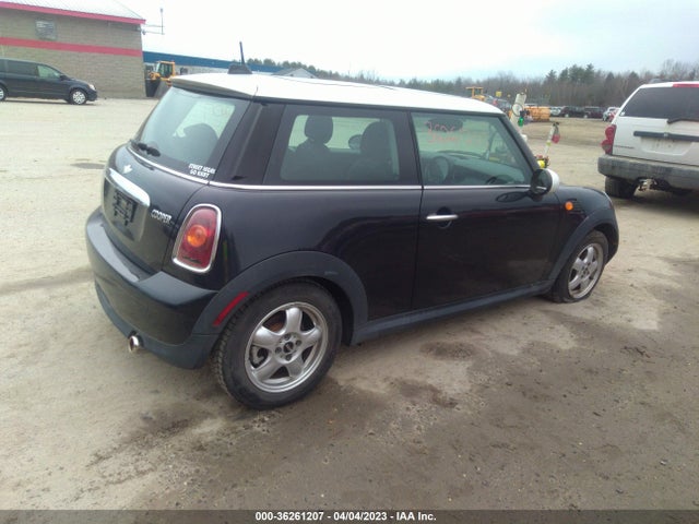 2007 MINI COOPER HARDTOP VIN: WMWMF33527TT50034