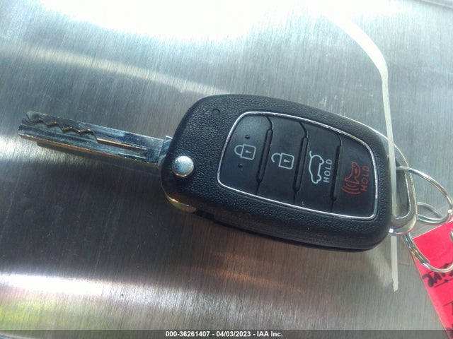 Hyundai Santa Fe Se 2017 KM8SMDHF9HU252147 Image 3