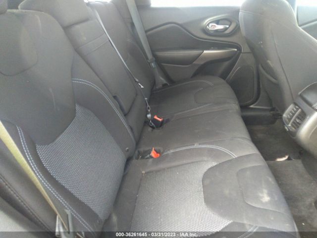 1C4PJLCBXKD221174 Jeep Cherokee Latitude