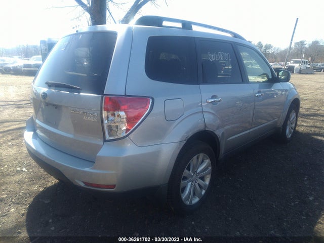 2013 SUBARU FORESTER 2.5X PREMIUM VIN: JF2SHADC1DH437624