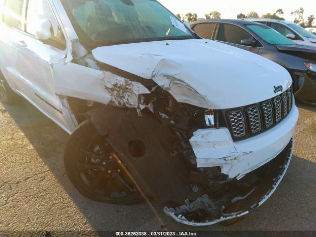 1C4RJEAGXJC392143 Jeep Grand Cherokee Altitude