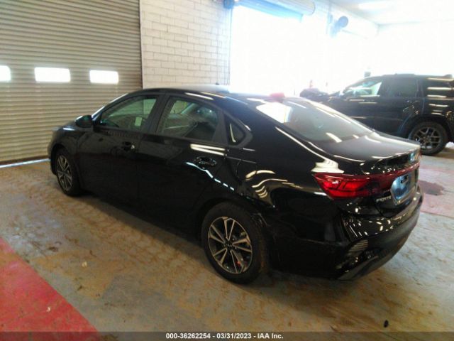 3KPF24AD2PE555093 KIA Forte Lxs