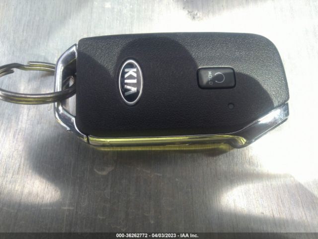 KNDERCAAXM7095619 KIA SELTOS EX