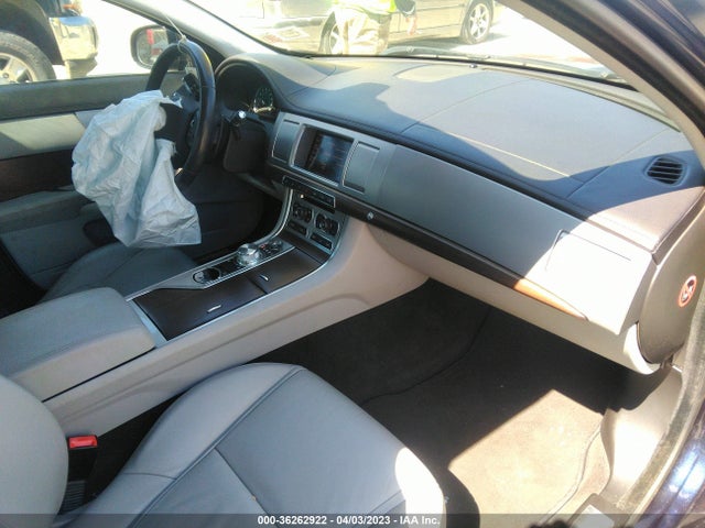 2015 JAGUAR XF I4 T PREMIUM VIN: SAJWA0FS4FPU55712