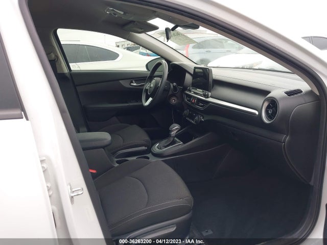 2019 KIA FORTE LXS VIN: 3KPF24AD8KE065752