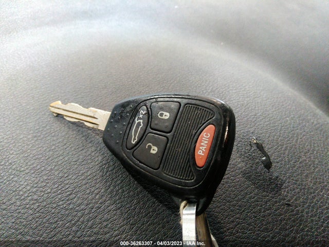 1C3CCBAB2EN208024 Chrysler 200 LX
