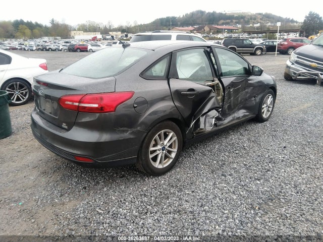 Ford FOCUS SE 2018 1FADP3FE5JL245741 Image 4