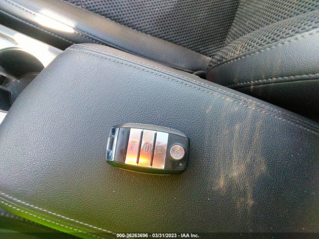 5XXGT4L37KG379129 KIA Optima S