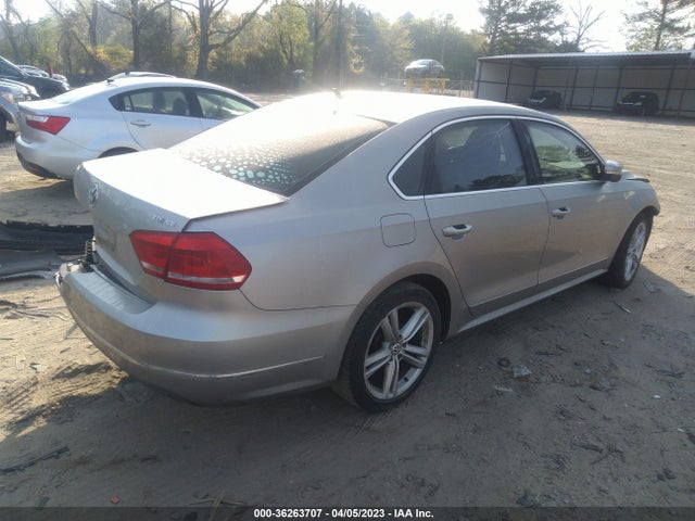 1VWBN7A38EC031978 Volkswagen Passat Tdi Se W/sunroof & Nav