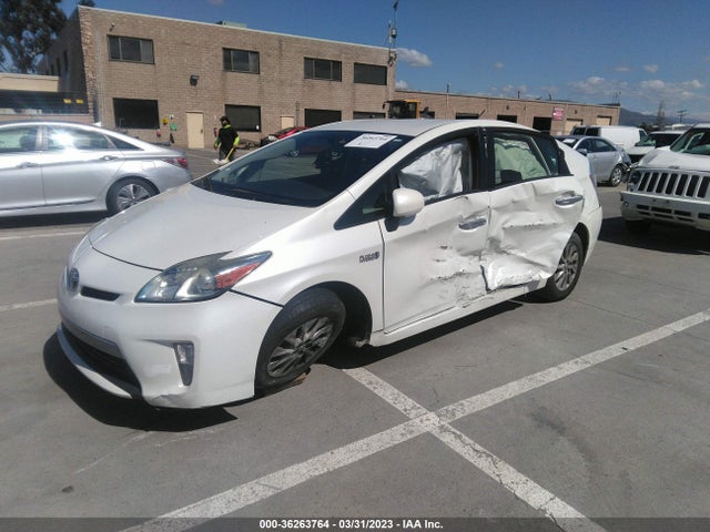 Toyota PRIUS PLUG-IN 2014 JTDKN3DP4E3054605 Image 2