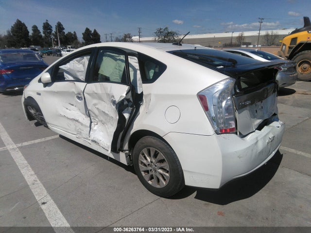 Toyota PRIUS PLUG-IN 2014 JTDKN3DP4E3054605 Image 3