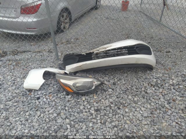 KNADM4A35E6373218 KIA RIO LX