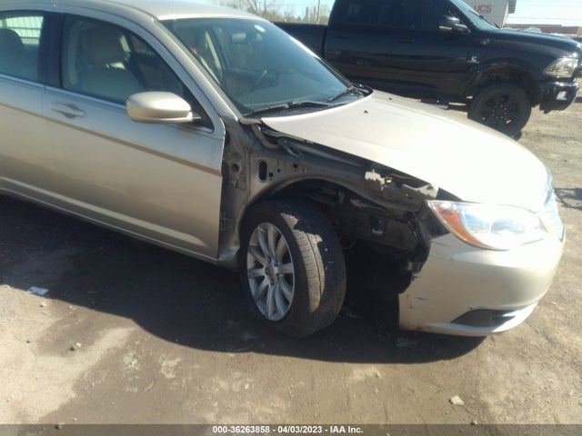 1C3CCBBB7EN120049 Chrysler 200 Touring