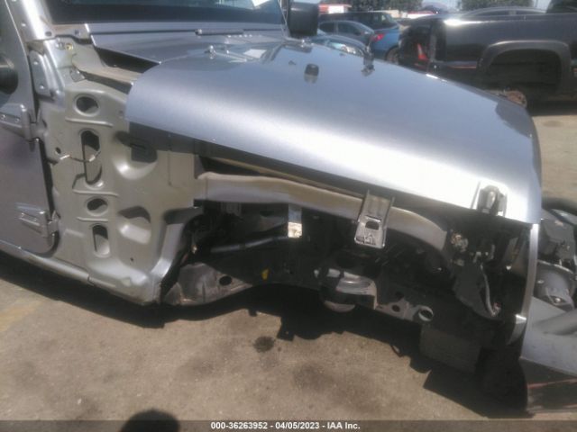 1C4BJWEG6HL564549 Jeep Wrangler Unlimited Sahara