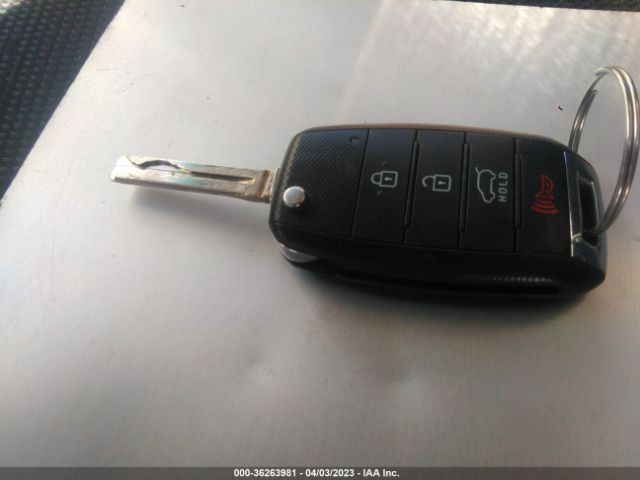 5XYKT3A65FG648232 KIA SORENTO LX