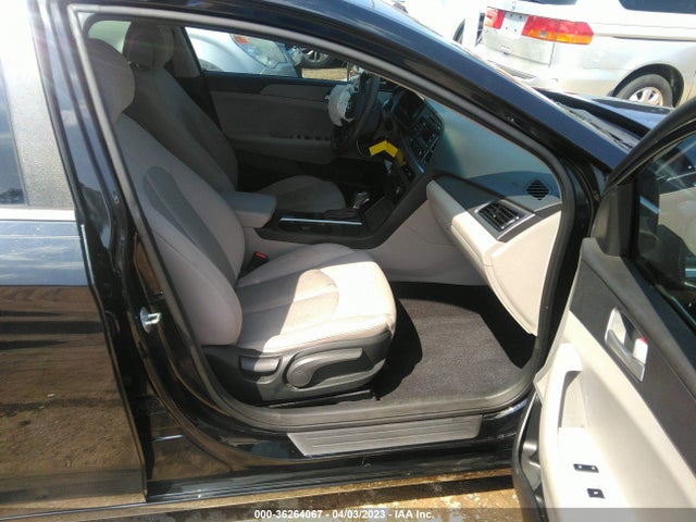 2015 HYUNDAI SONATA 2.4L SE VIN: 5NPE24AF4FH004915
