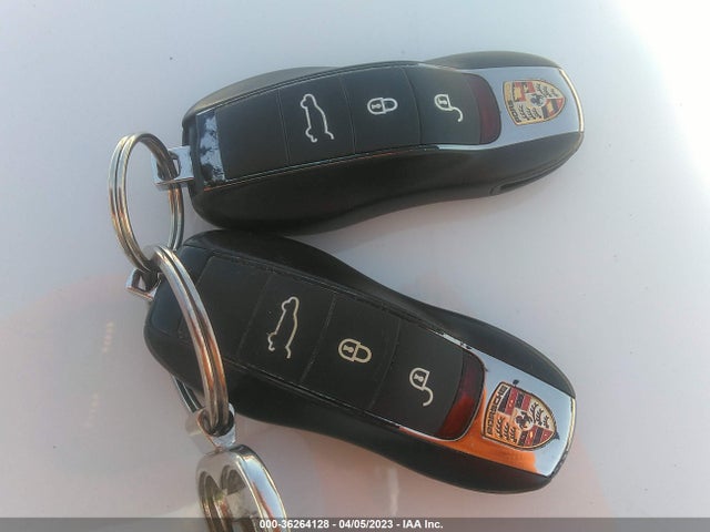 2016 Porsche Cayenne, VIN: WP1AE2A28GLA64330