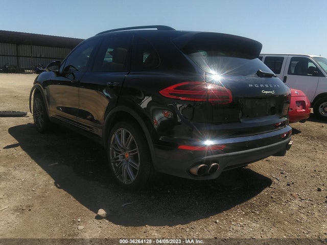 2016 Porsche Cayenne, VIN: WP1AE2A28GLA64330