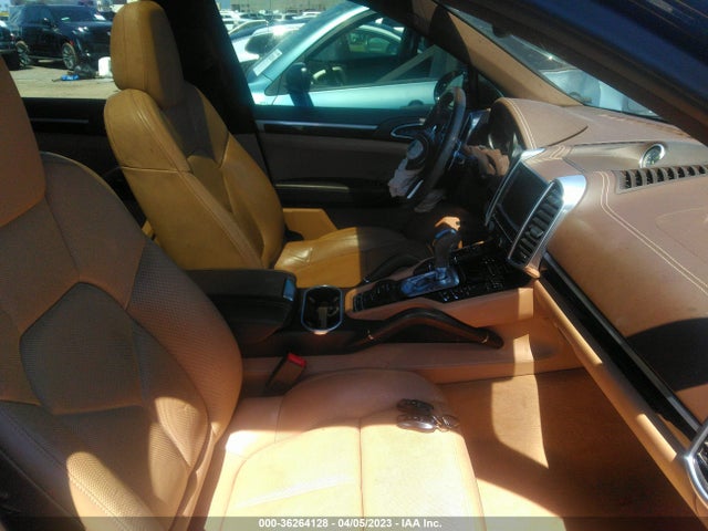 2016 Porsche Cayenne, VIN: WP1AE2A28GLA64330