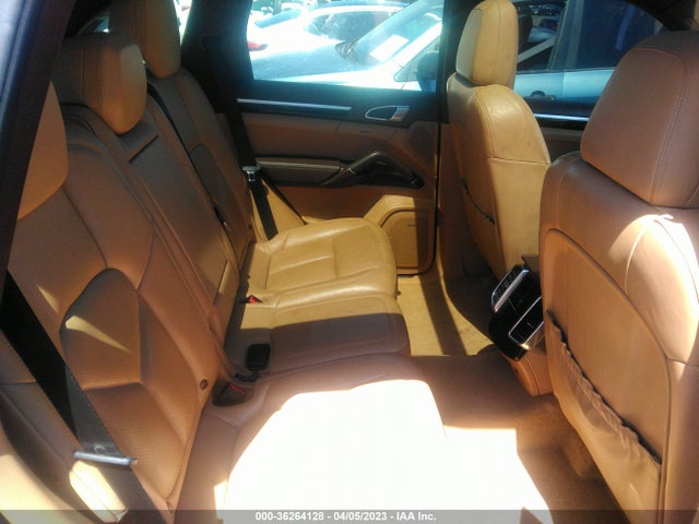 2016 Porsche Cayenne, VIN: WP1AE2A28GLA64330