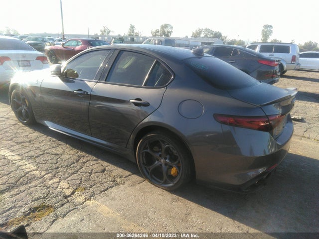 2017 Alfa Romeo Giulia, VIN: ZARFAEAVXH7547297