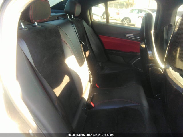 2017 Alfa Romeo Giulia, VIN: ZARFAEAVXH7547297