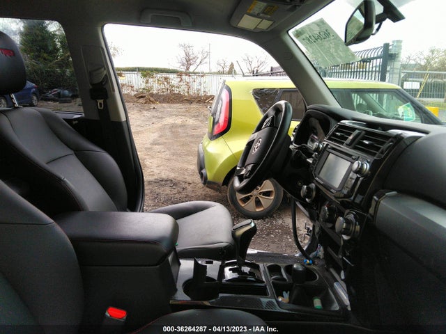 Toyota 4RUNNER SR5 2018 JTEBU5JR7J5587384 Image 7