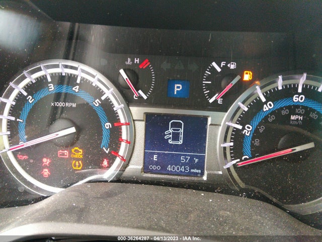 Toyota 4RUNNER SR5 2018 JTEBU5JR7J5587384 Image 9