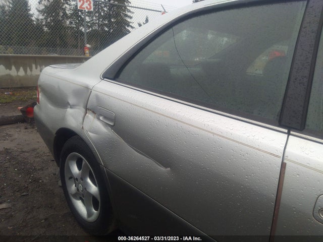 2001 LEXUS ES 300 VIN: JT8BF28G810331851