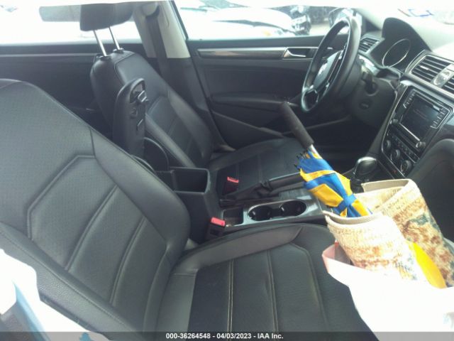 1VWGT7A38HC023752 Volkswagen Passat 1.8t Se W/technology